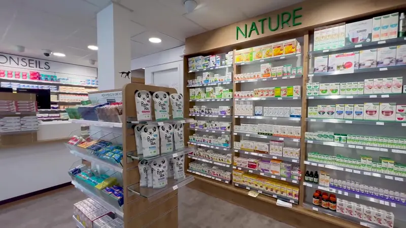 Le rayon « Nature », ses tisanes et ses flacons